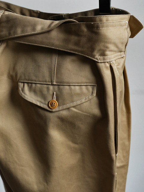 COMOLI Belted Chino Pants | 大阪心斎橋のメンズ洋服のセレクト 