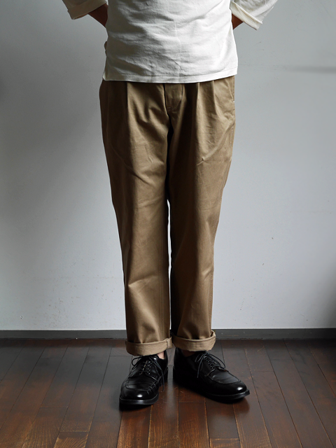 COMOLI Belted Chino Pants | 大阪心斎橋のメンズ洋服のセレクト 