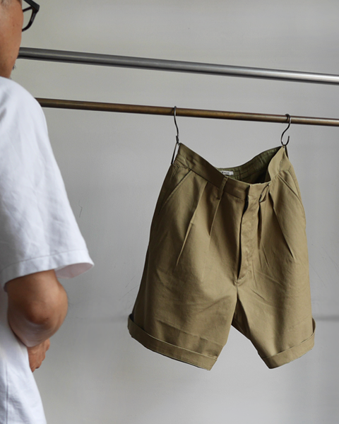 AURALEE Washed Finx Light Chino Wide Shorts | 山口ストアー