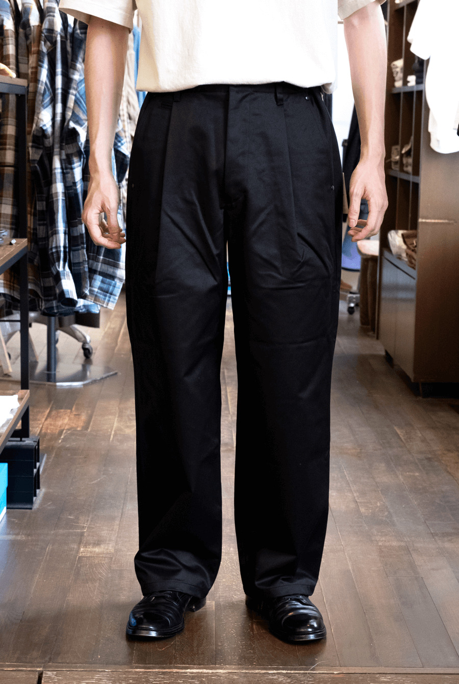 ULTERIOR  FINX COTTON WEST-POINT TUCKED PANTS