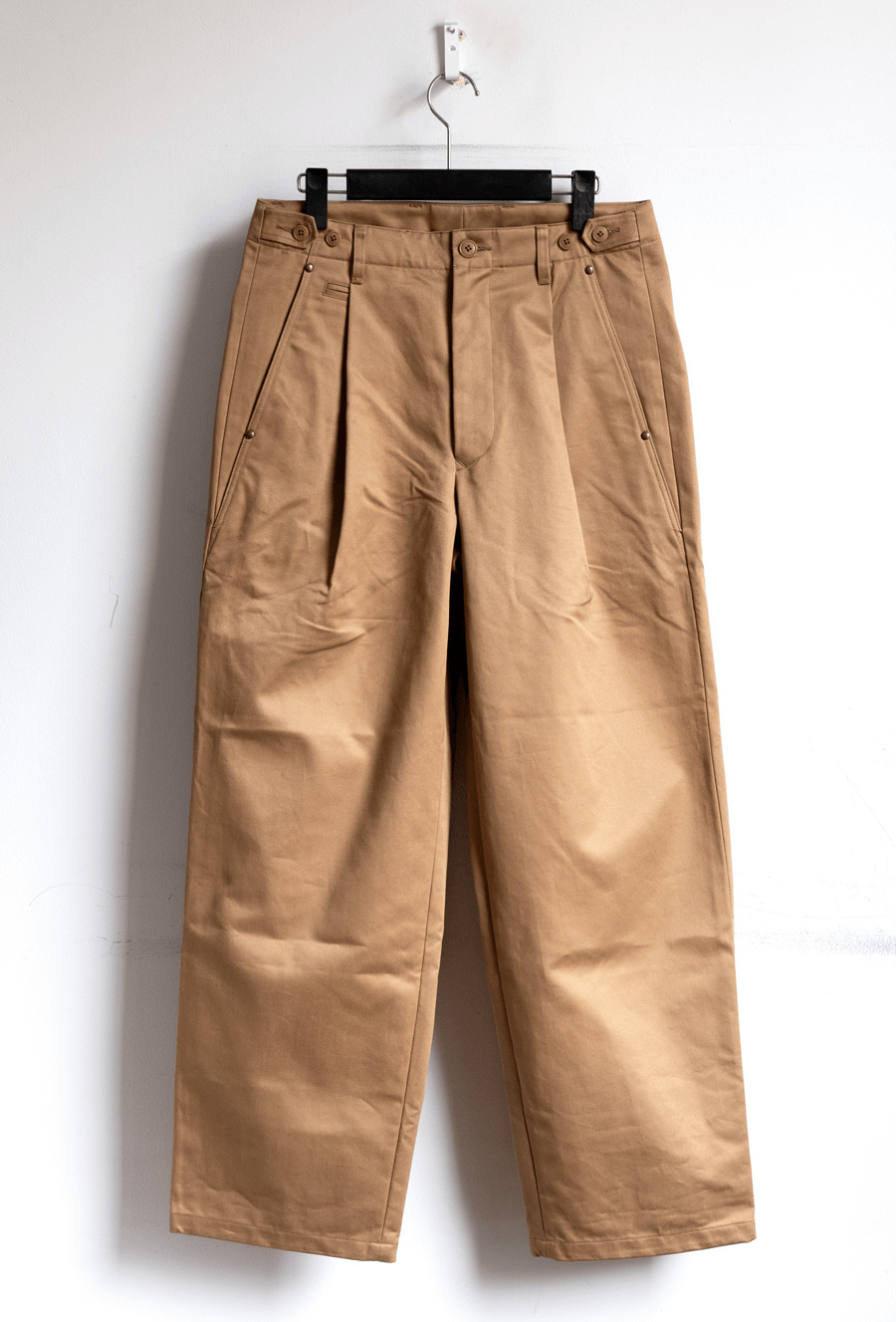 ULTERIOR  FINX COTTON WEST-POINT TUCKED PANTS