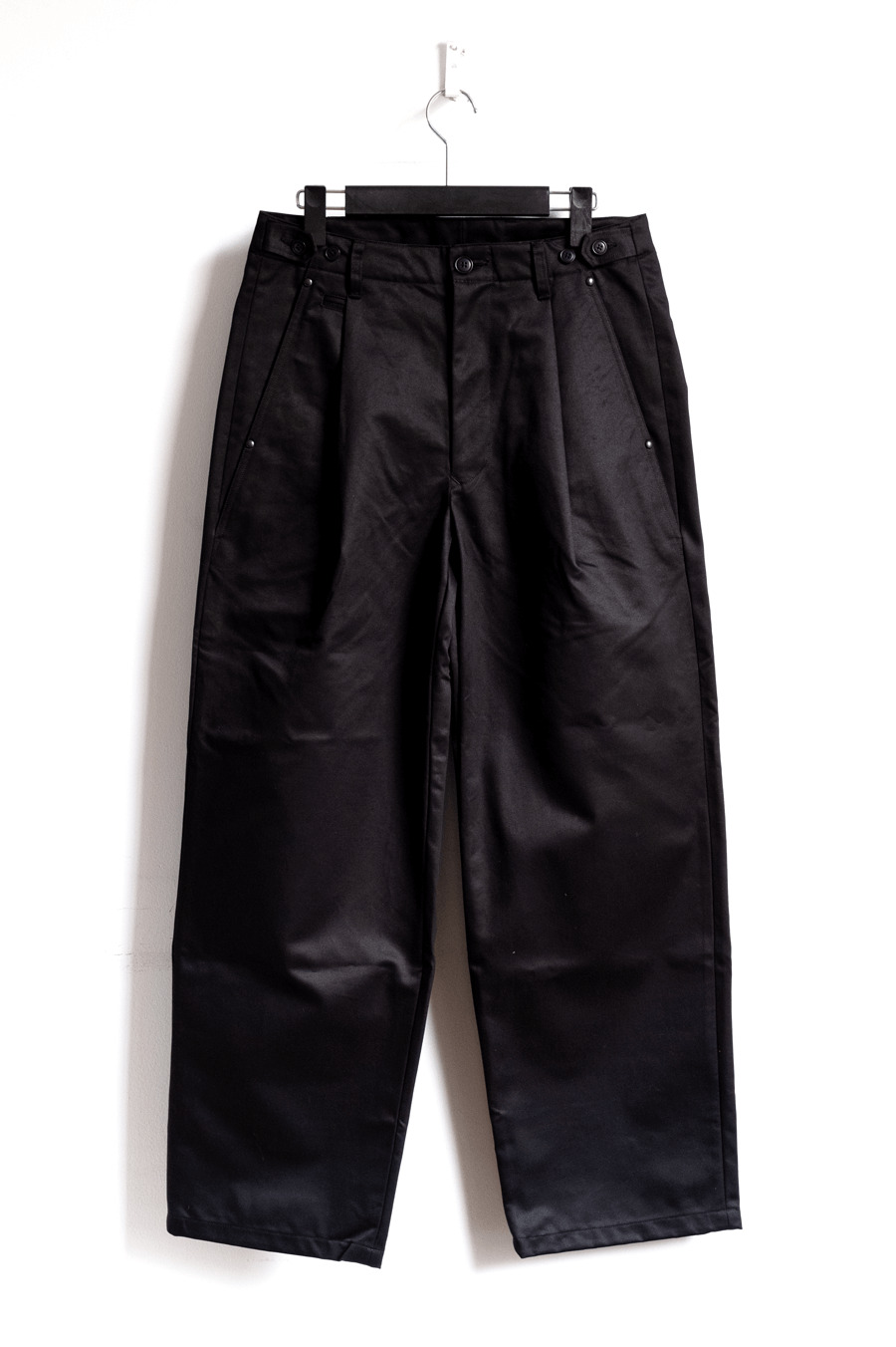 ULTERIOR  FINX COTTON WEST-POINT TUCKED PANTS