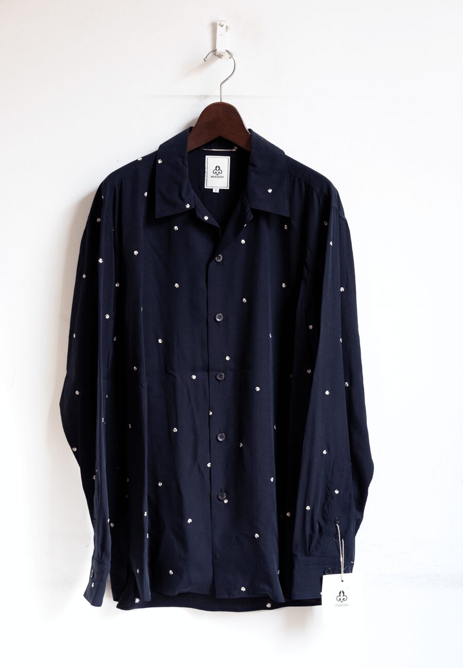 mando Clover Embroidery Open Collar Shirt