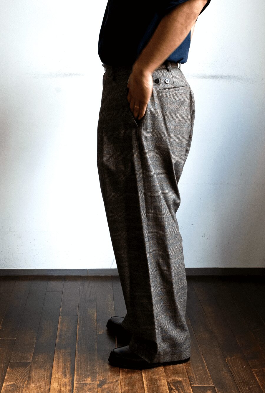 ES:S  1 IN-TUCK BAGGY PANTS